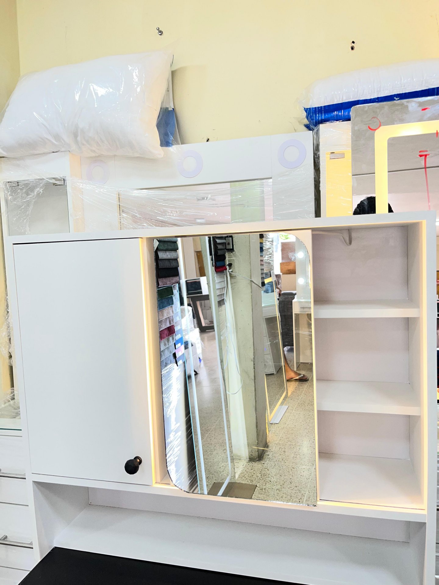 MUEBLE DE BAÑO LUZ LED