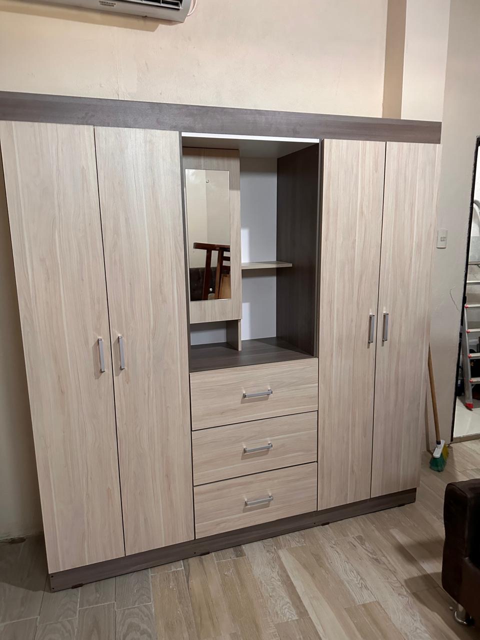CLOSET MANZANO - FUME