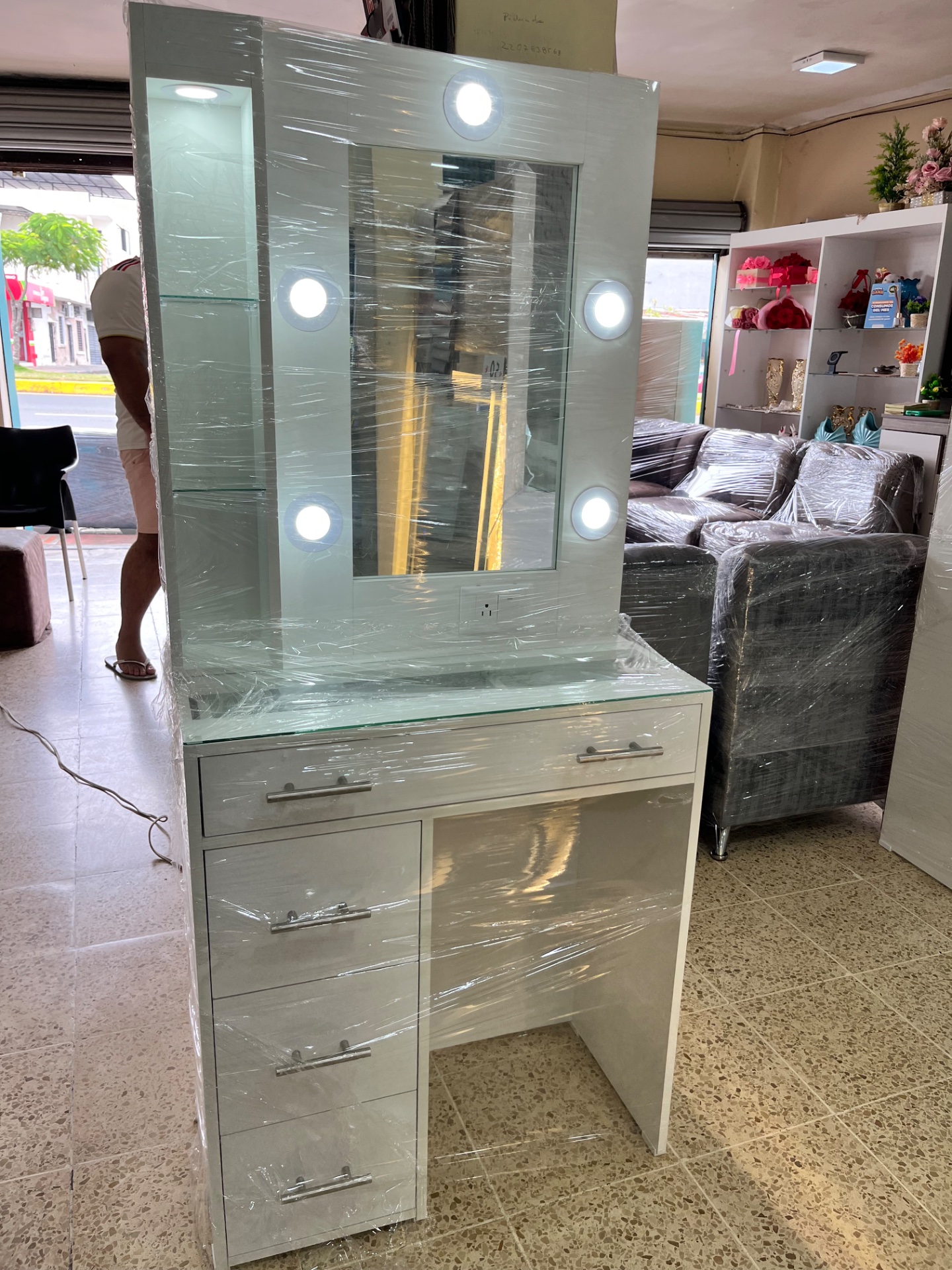 COQUETA 70 LUZ LED